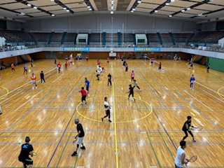 岐阜ミニテニスの試合の様子