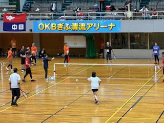 ミニテニスの試合の様子