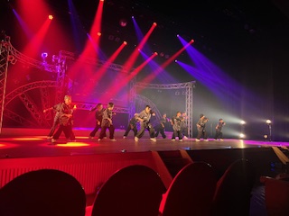 中級クラスのステージ