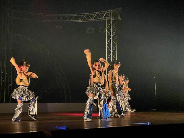 ダンスパフォーマンスの様子