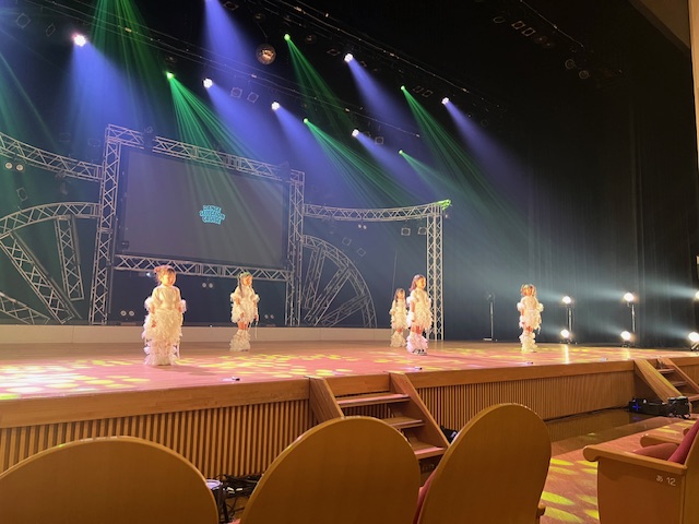 ダンスパフォーマンスの様子