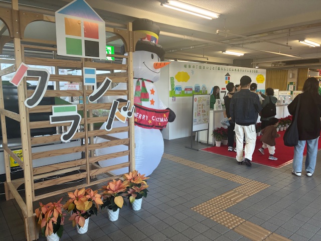 クラシド2025の正面入り口の様子