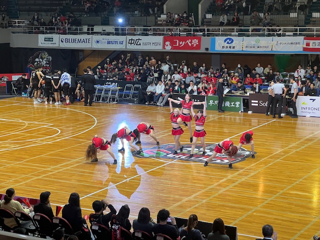 岐阜スープスのチアパフォーマンス