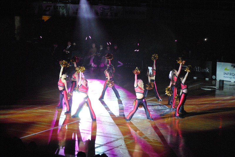 岐阜スゥープスチアリーダーズのパフォーマンス