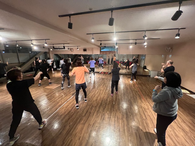 ボディコンバットレッスン風景