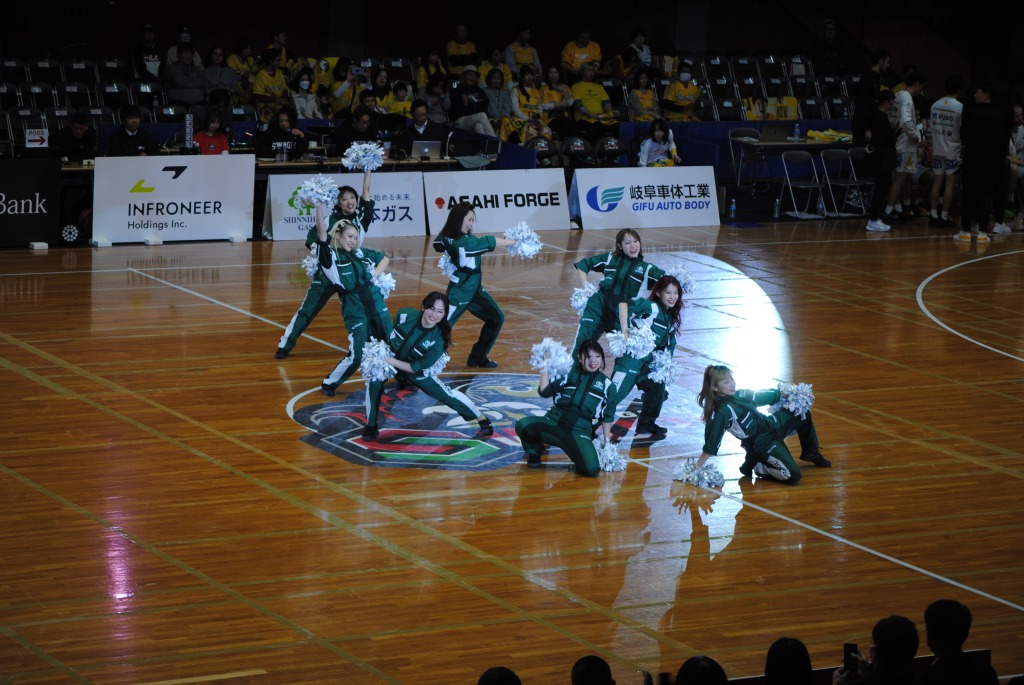 岐阜スゥープスチアのパフォーマンス