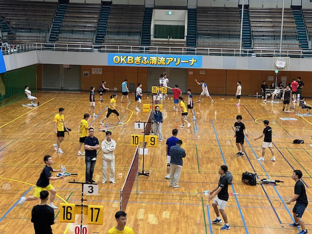バドミントン大会の様子